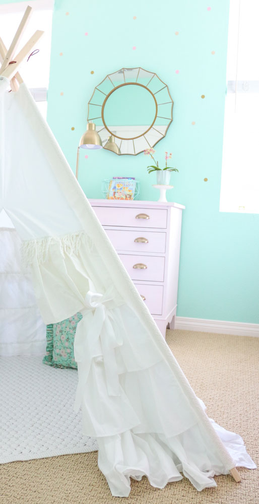 white-ruffle-teepee-whimsical-girls-bedroom-vintage-teepee-1111-light-lane-1-of-1