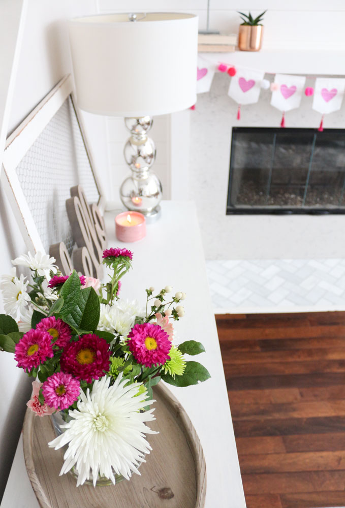 modern-simple-valentines-decor-2-1111lightlane (1 of 1)