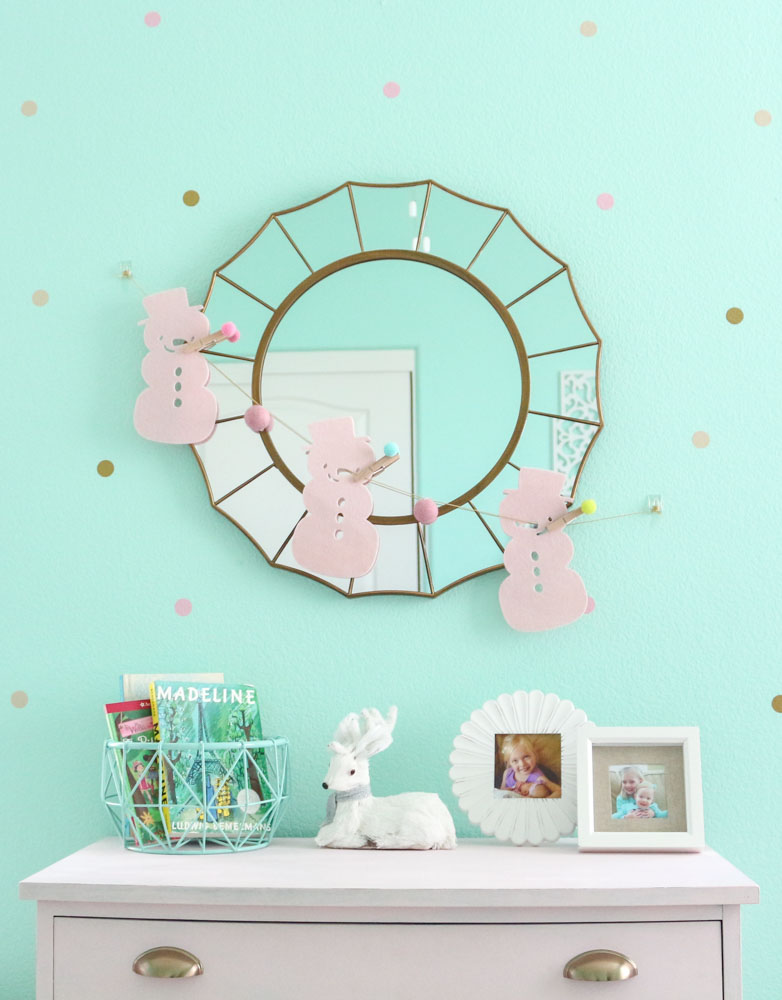 pink-snowman-garland-over-a-mirror-shared-girls-bedroom-1111-light-lane-1-of-1