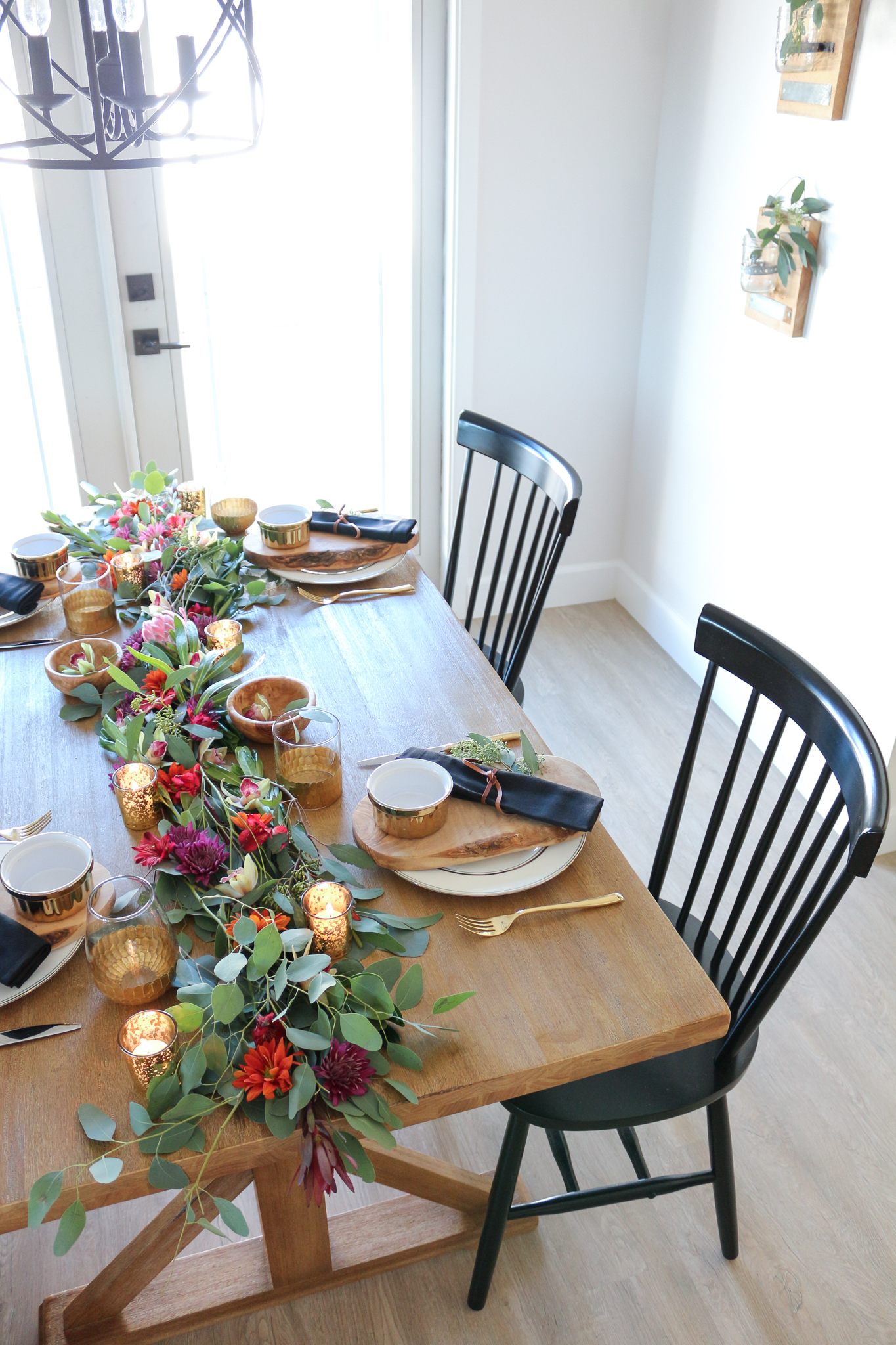 Rustic Elegant Black and Gold Christmas Tablescape