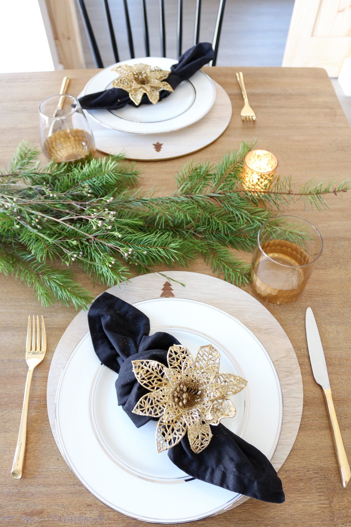 Rustic Elegant Black and Gold Christmas Tablescape