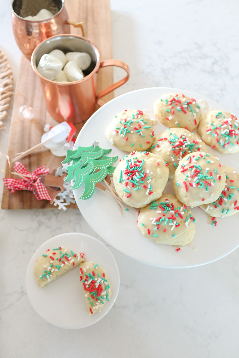 https://1111lightlane.com/wp-content/uploads/2018/12/grandmas-italian-drop-cookies-christmas-cookie-swap-1111lightlane-4.jpg