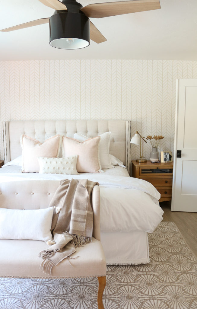 4 Tips for Decorating With Throw Pillows In Your Bedroom - Lily