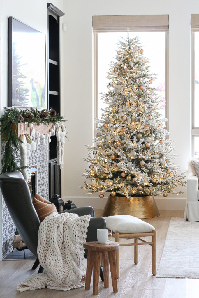 Elegant Christmas Decor in Blush, Rose Gold, and Copper